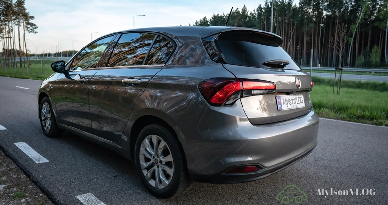 Fiat Tipo cena 49077 przebieg: 74000, rok produkcji 2019 z Chociwel małe 667